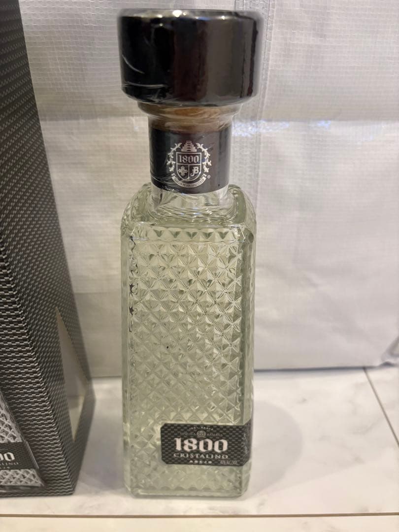 1800 CRISTALINO AÑEJO テキーラ 750ml
