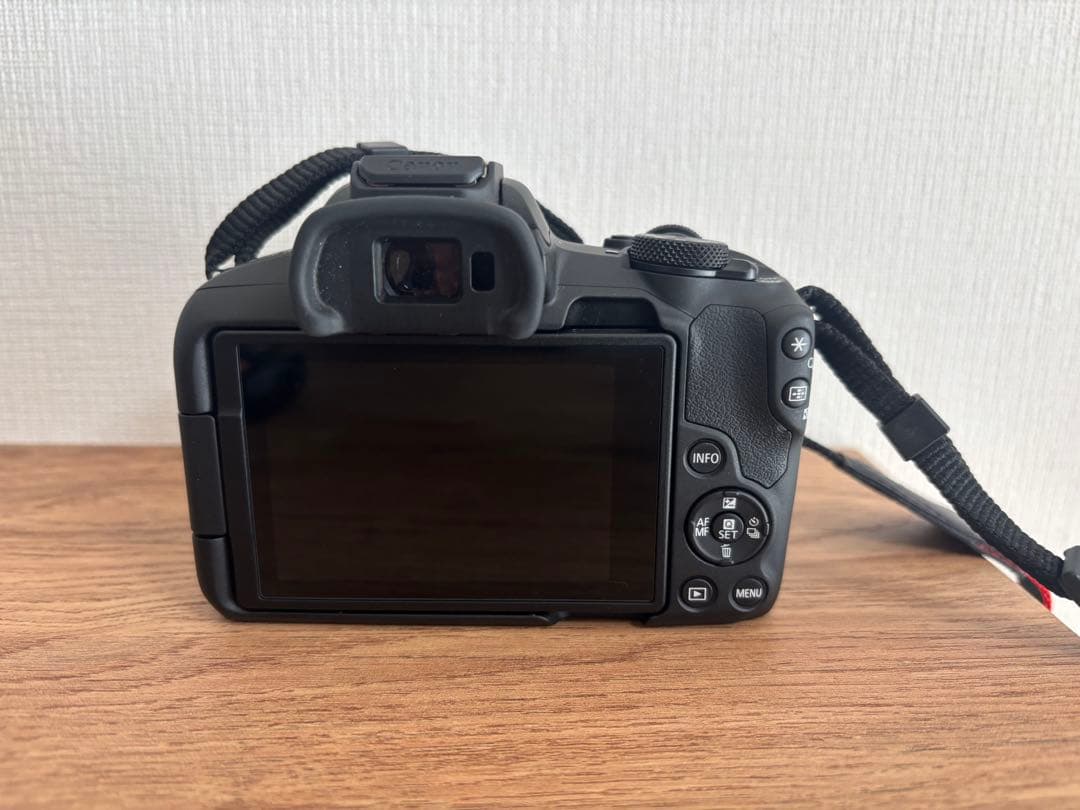 【未使用に近い】Canon EOS R50 RF-S 18-45mm