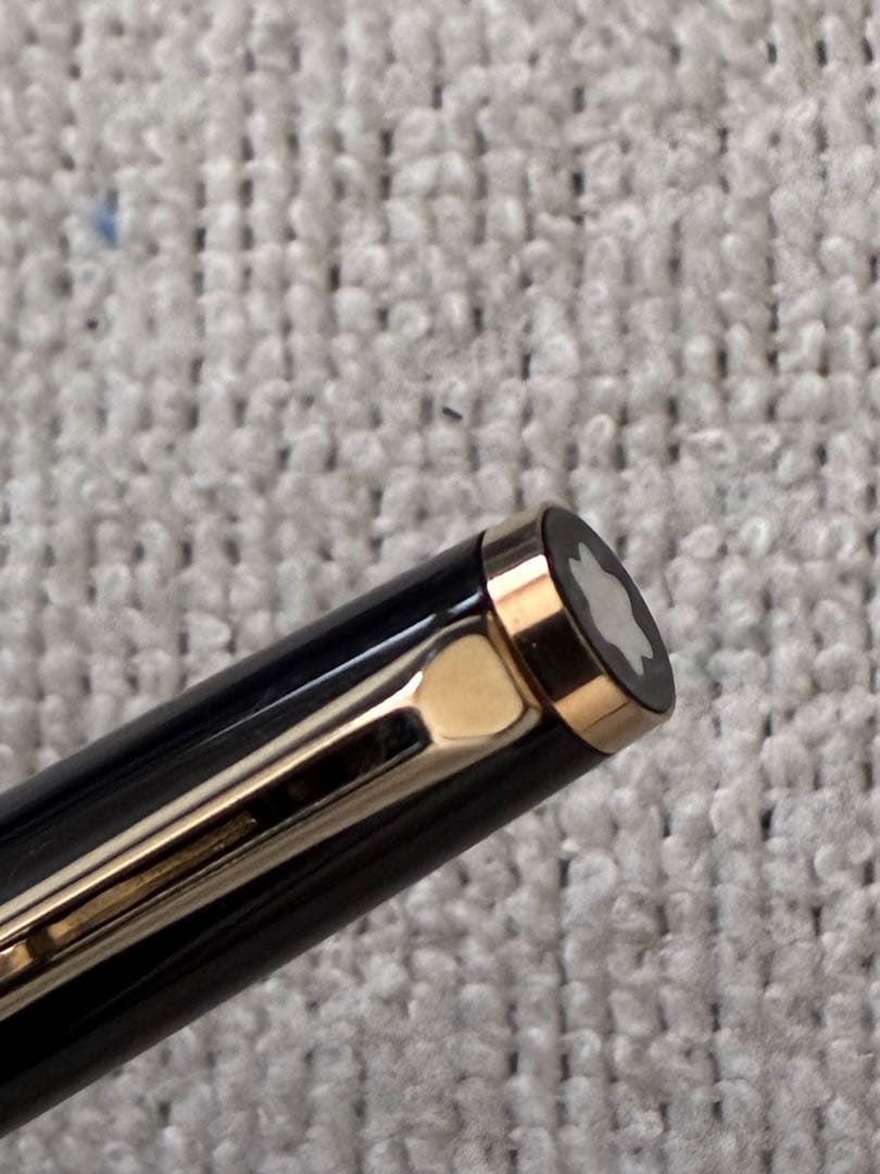◾️MONT BLANC モンブラン◾️ハンマートリガー式ボールペン◾️黒色／金色◾️