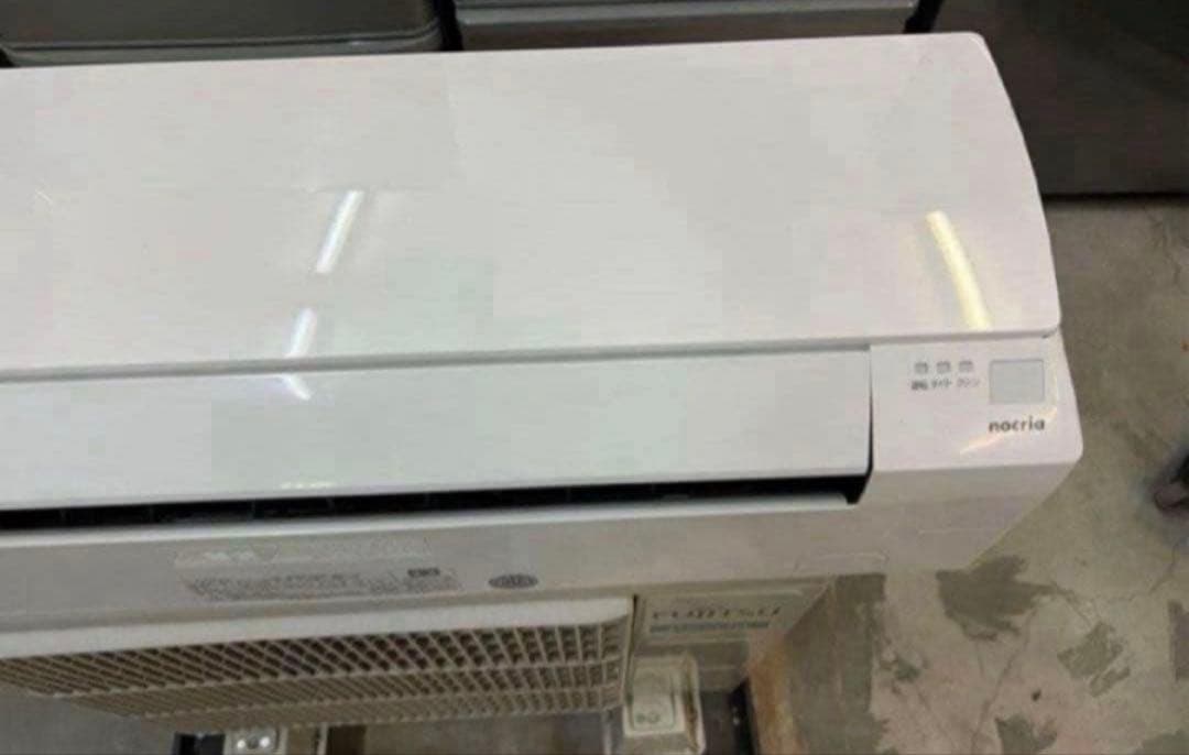 【高年式】2021年式 2.2kw 富士通 エアコン AS-B221L-W