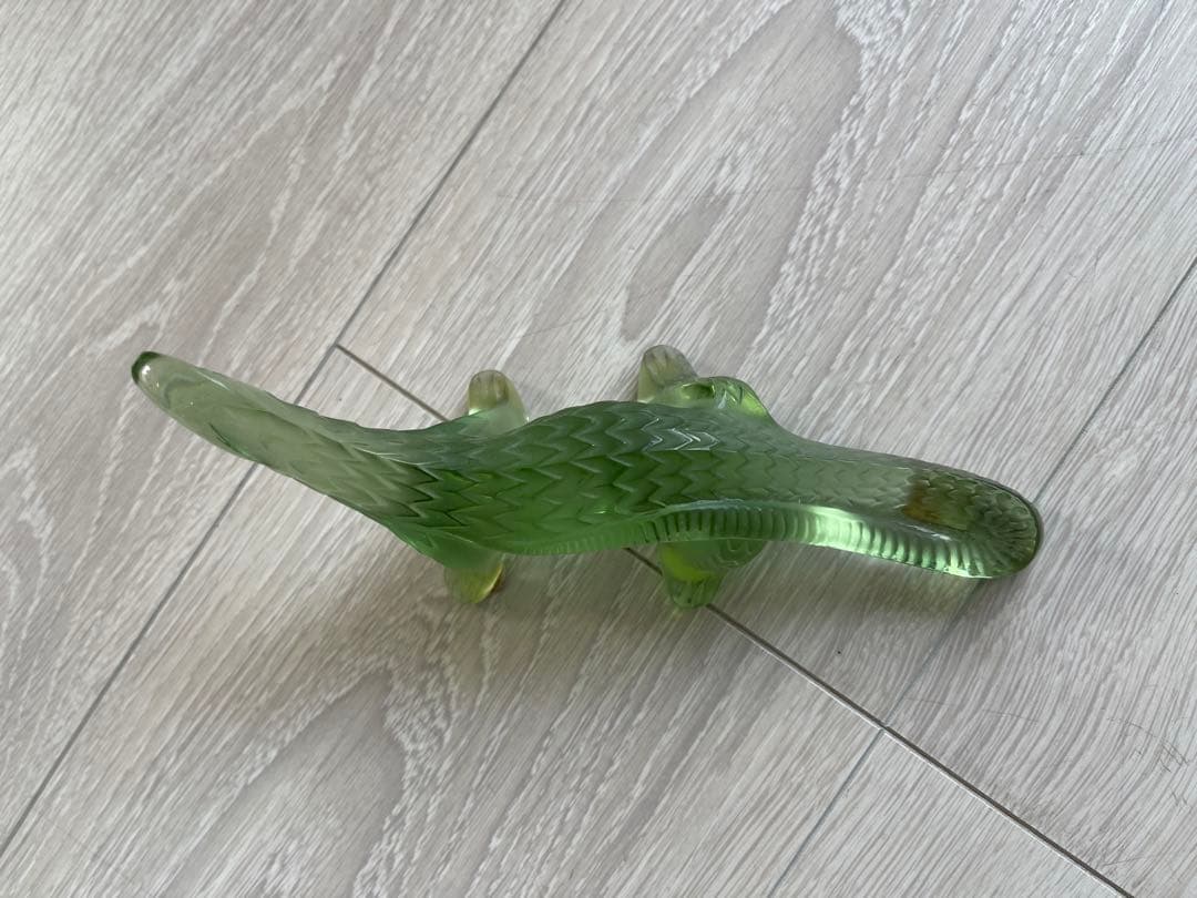 LALIQUE 緑色ガラス 恐竜型オブジェ