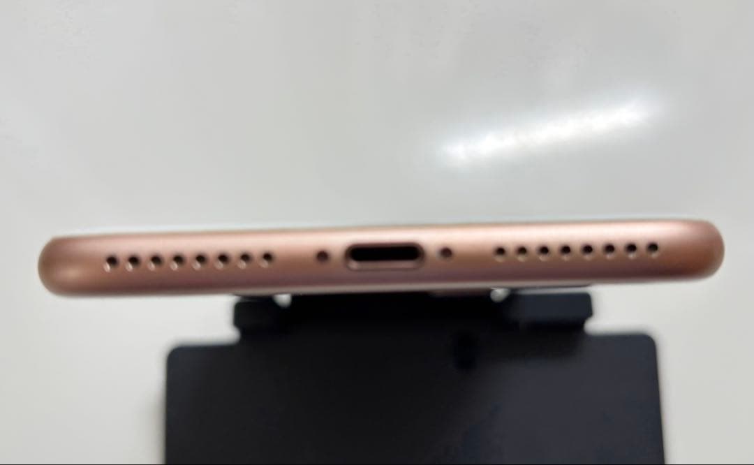 Apple iPhone 8 Plus ゴールド 【SIMロック解除済み】