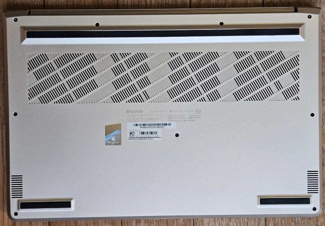 Core i7 1260P メモリ16GB SSD 512GB 14型 フルHD