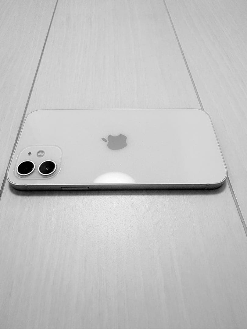 【くらもち】iPhone 12128GB ホワイ ト箱・ケース2個