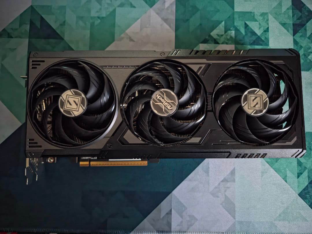 【美品】RX 9070 XT 16GB ASRock AMD Radeon