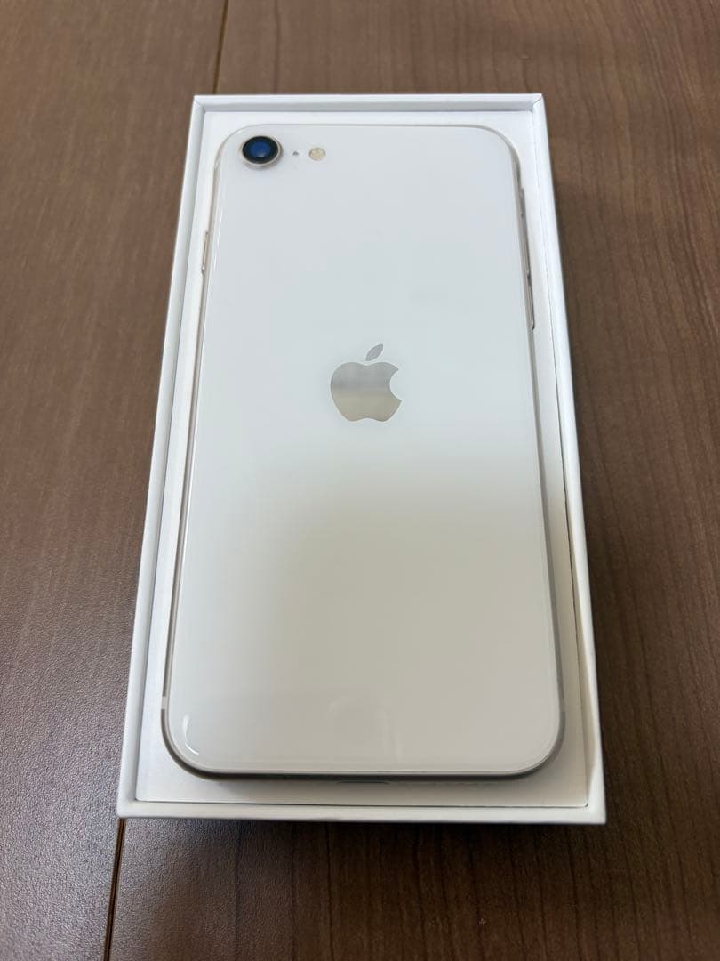 iPhone SE (第3世代) スターライト 64GB