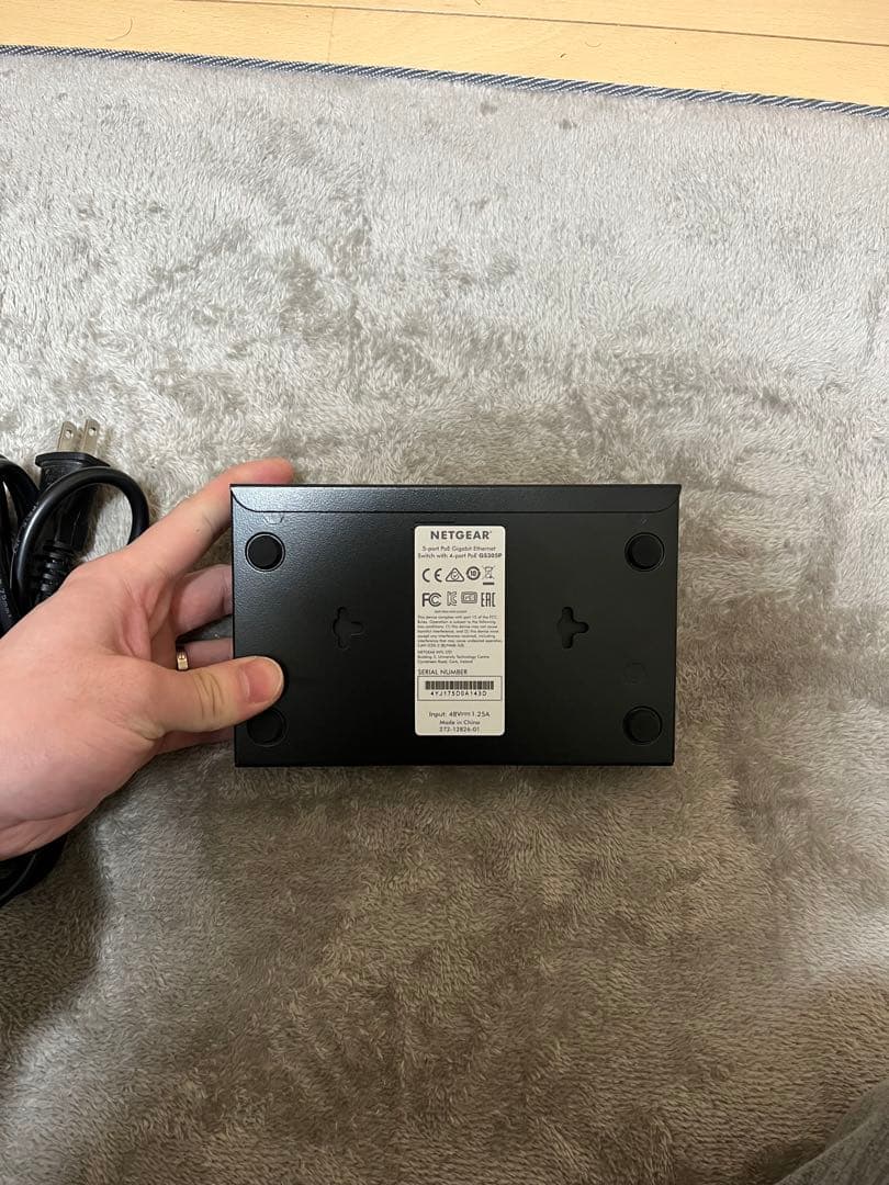 美品 電源付き NETGEAR GS305P スイッチングハブ 5ポート