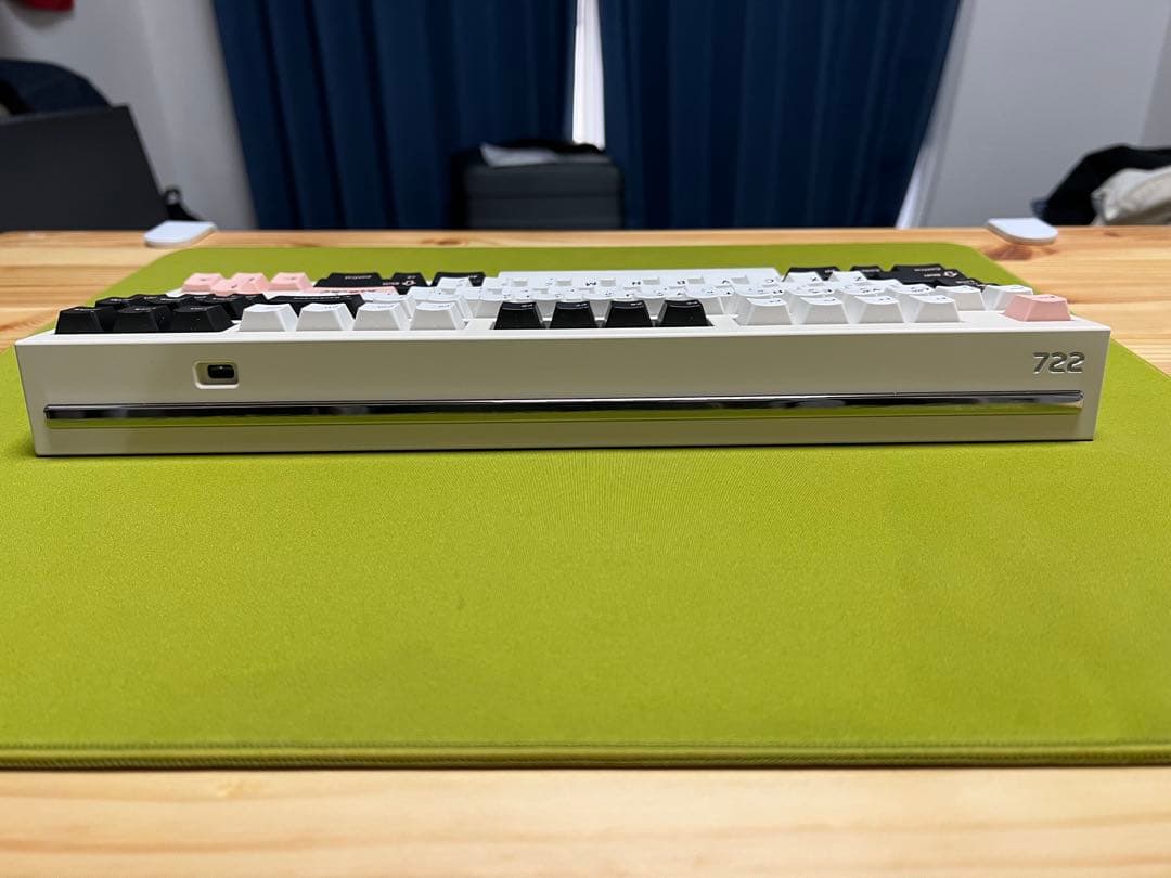 ペ*ン様 F1-8X 722 cream GMK Olivia Zaku II