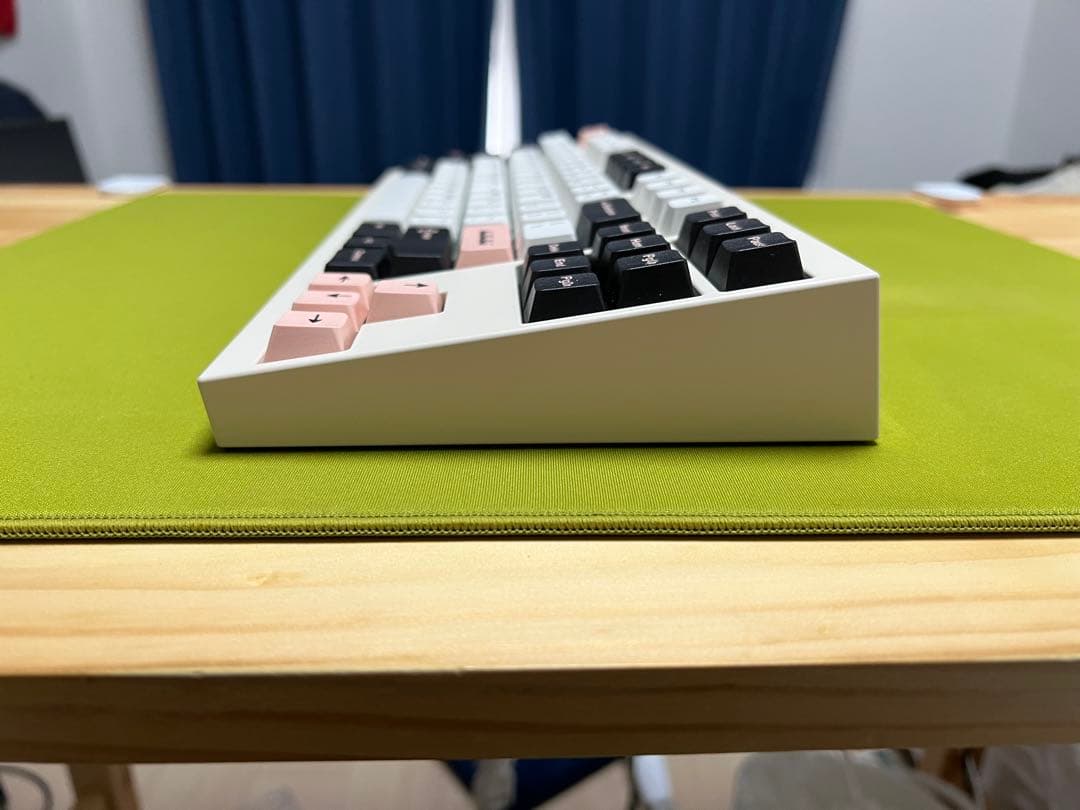 ペ*ン様 F1-8X 722 cream GMK Olivia Zaku II