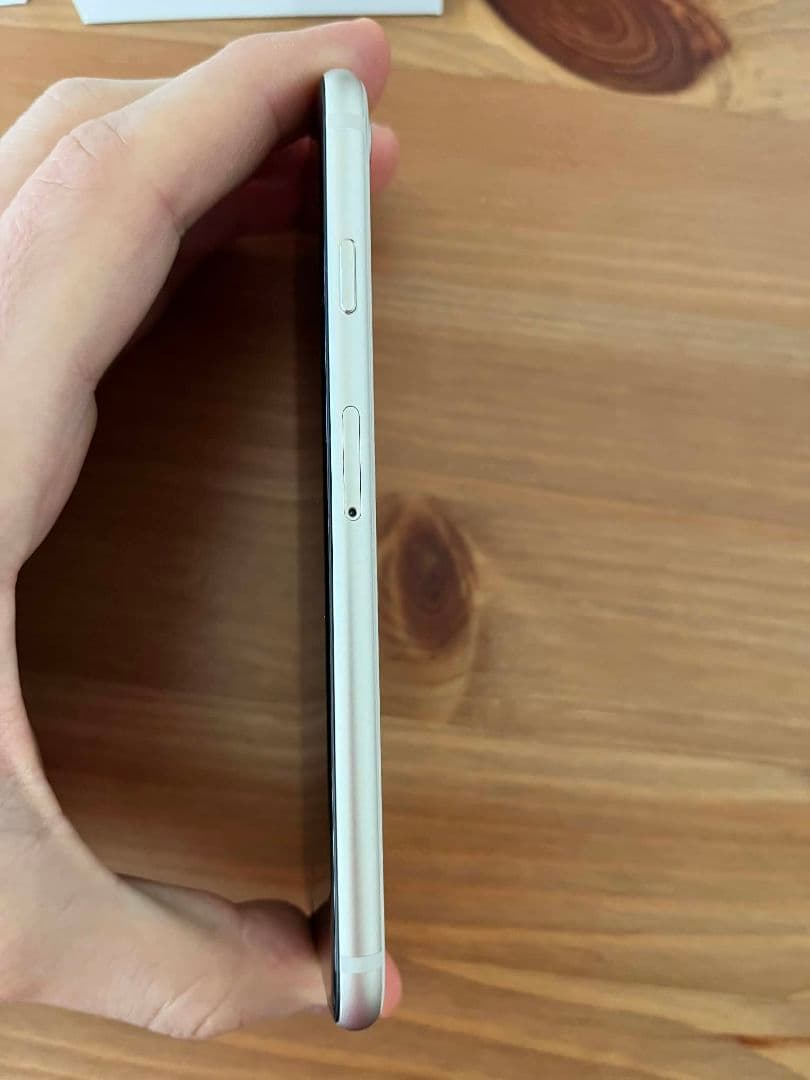 Apple iPhone SE 3 ホワイト/スターライト 本体 箱付き