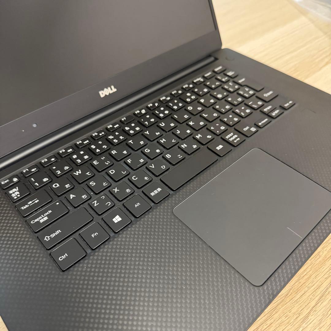 DELL XPS15 9560 15インチi7 32GB 225GB