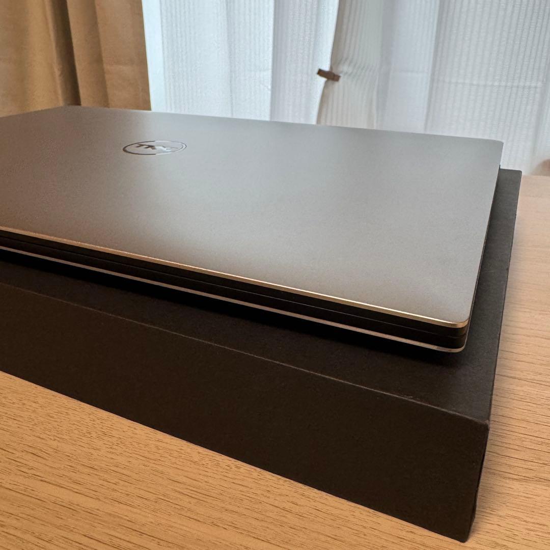 DELL XPS15 9560 15インチi7 32GB 225GB