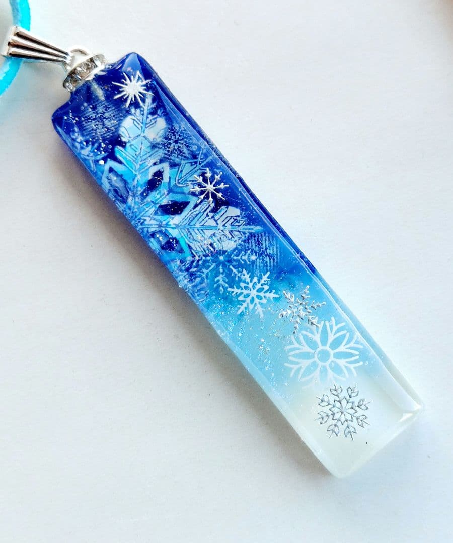 【1666】レジン　雪の結晶　ネックレス　ペンダント　ハンドメイド