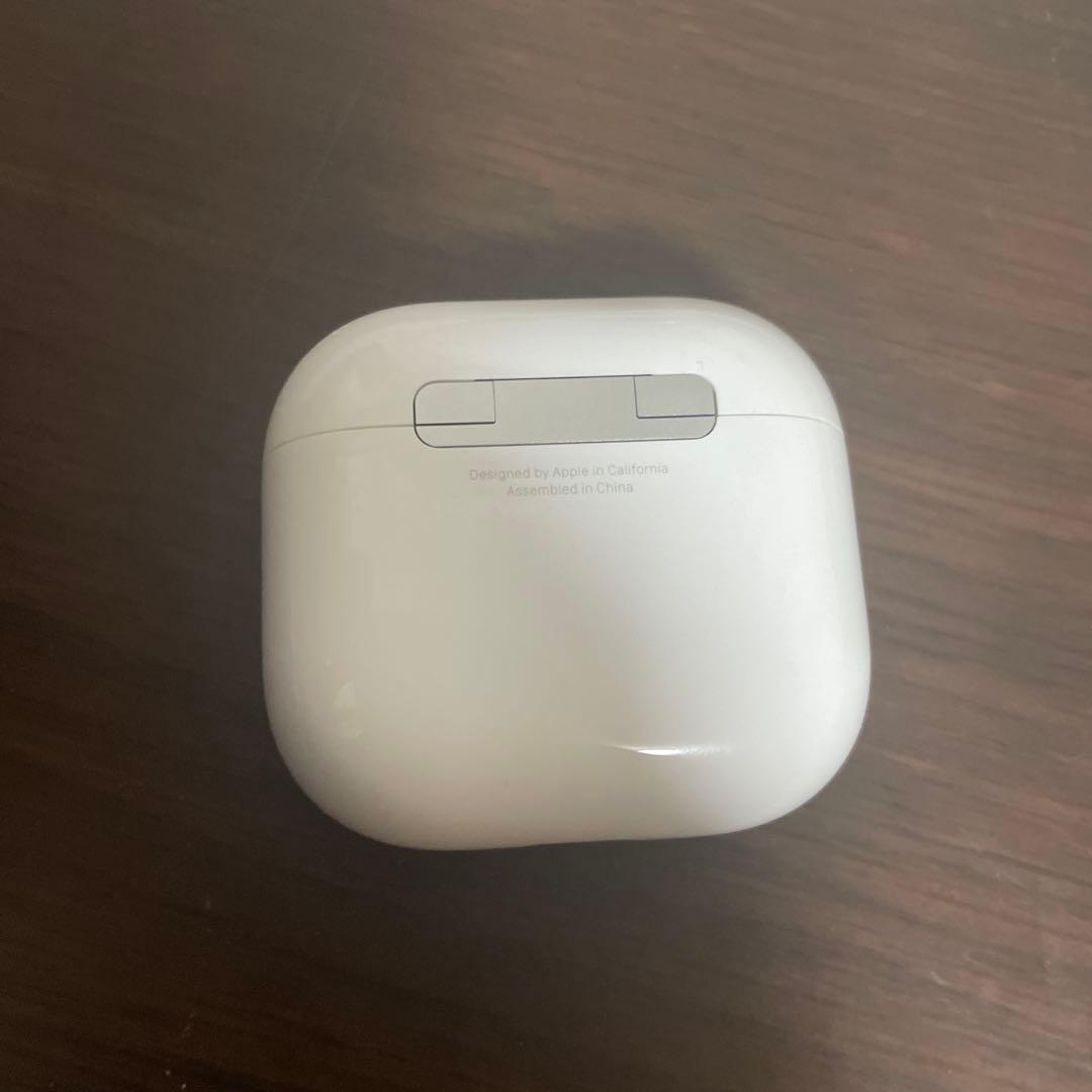 極美品AirPods 4 ノイズキャンセル搭載本体 iFaceケース付き