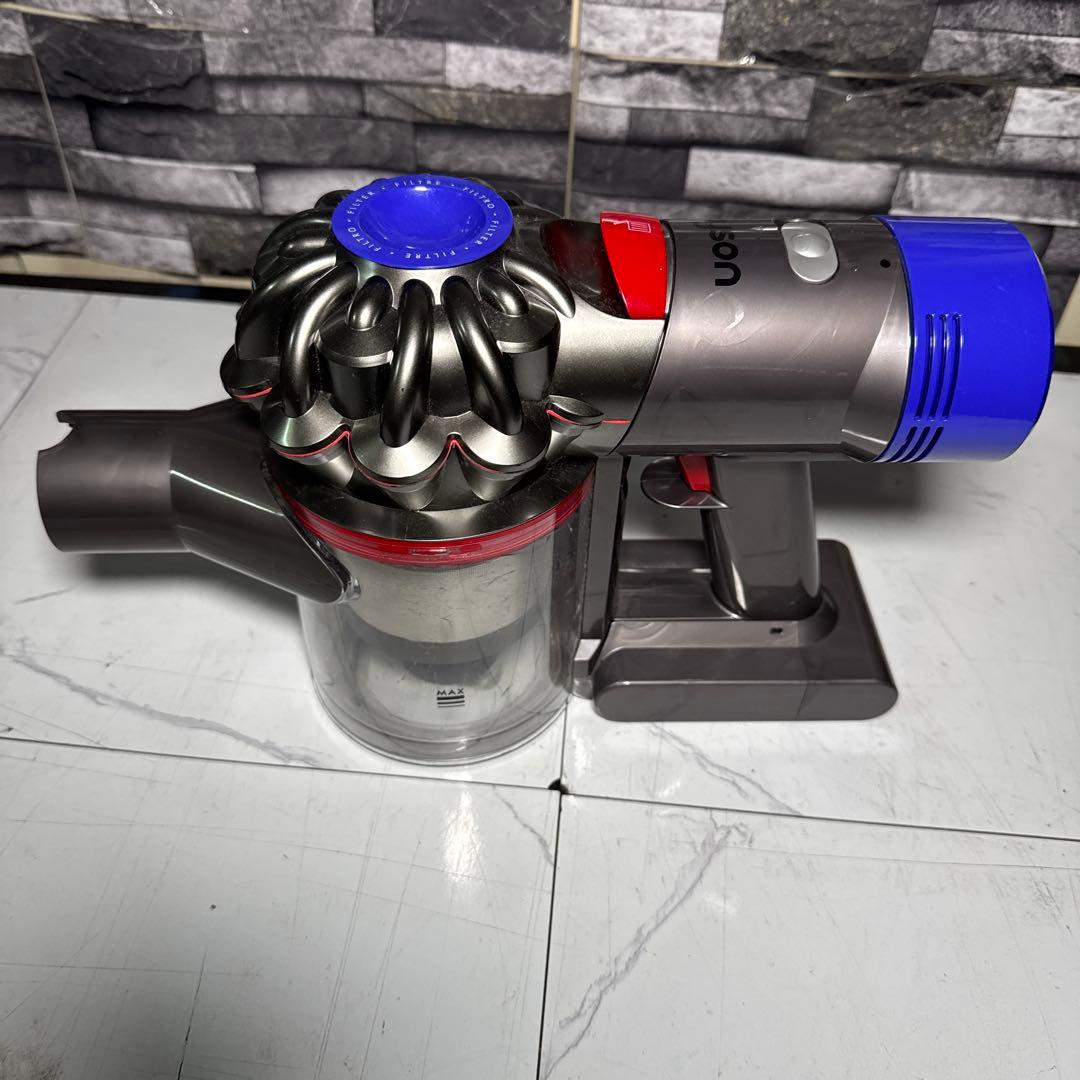 Dyson V7 Slim 動作確認済 簡易清掃済 付属品一式！ 【A-126】