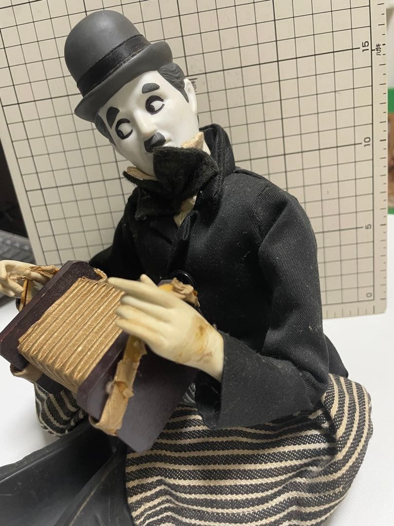 チャップリン アコーディオン フィギュア　オルゴール