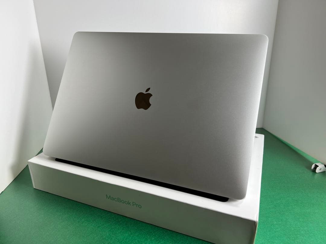 ほぼ未使用⭐️MacBook Pro 2019 16in 16&512 Win