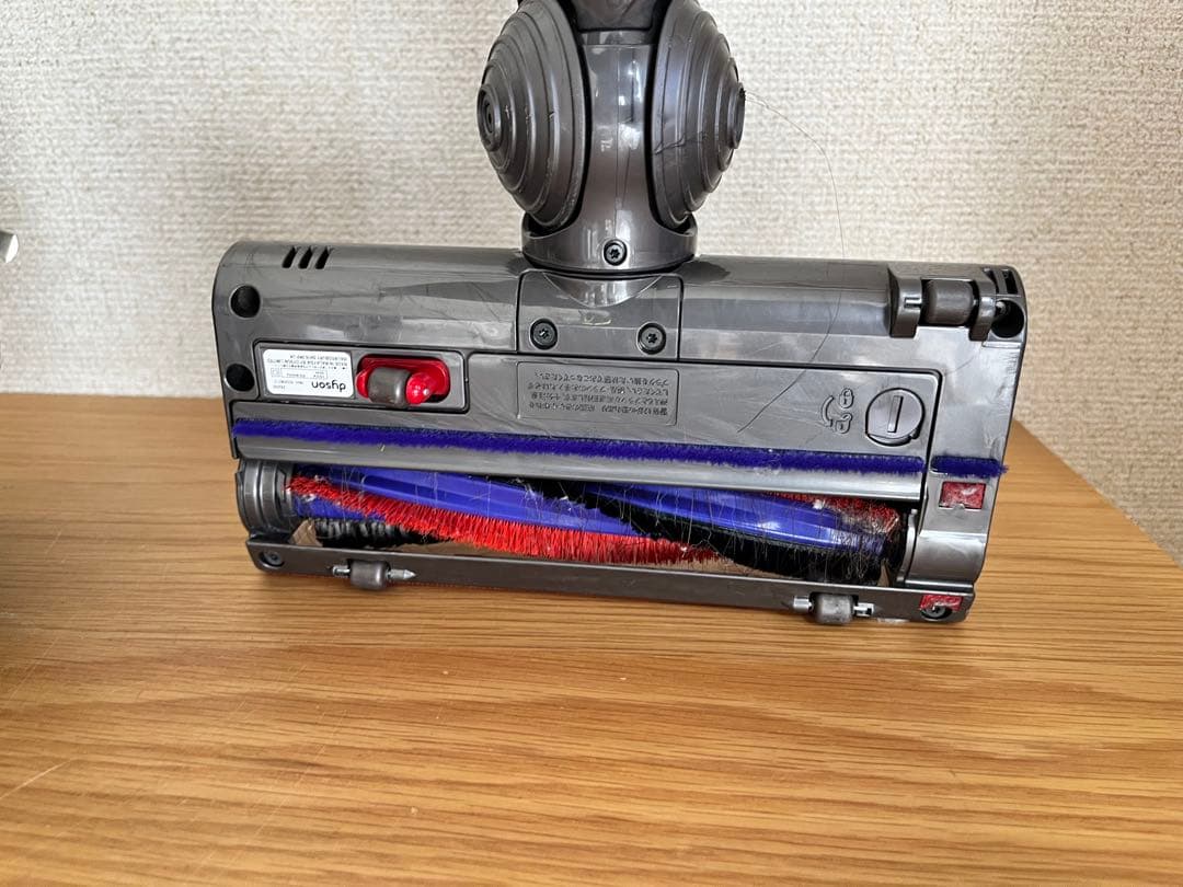 ダイソン 電気掃除機 DC63 【消毒/清掃/動作確認済】