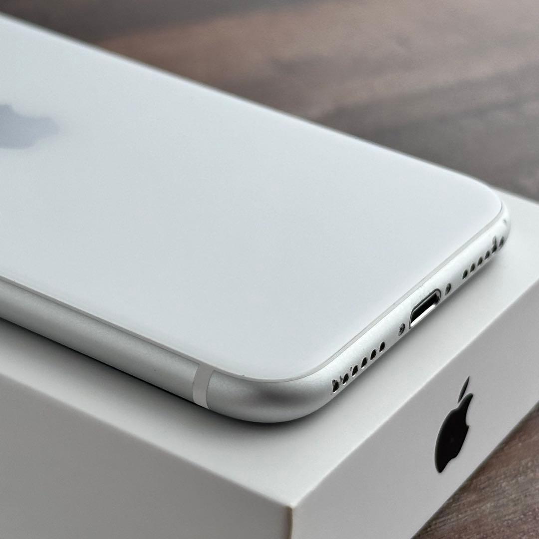 【良品◎】iPhoneSE 第2世代 本体 White 64GB SIMフリー