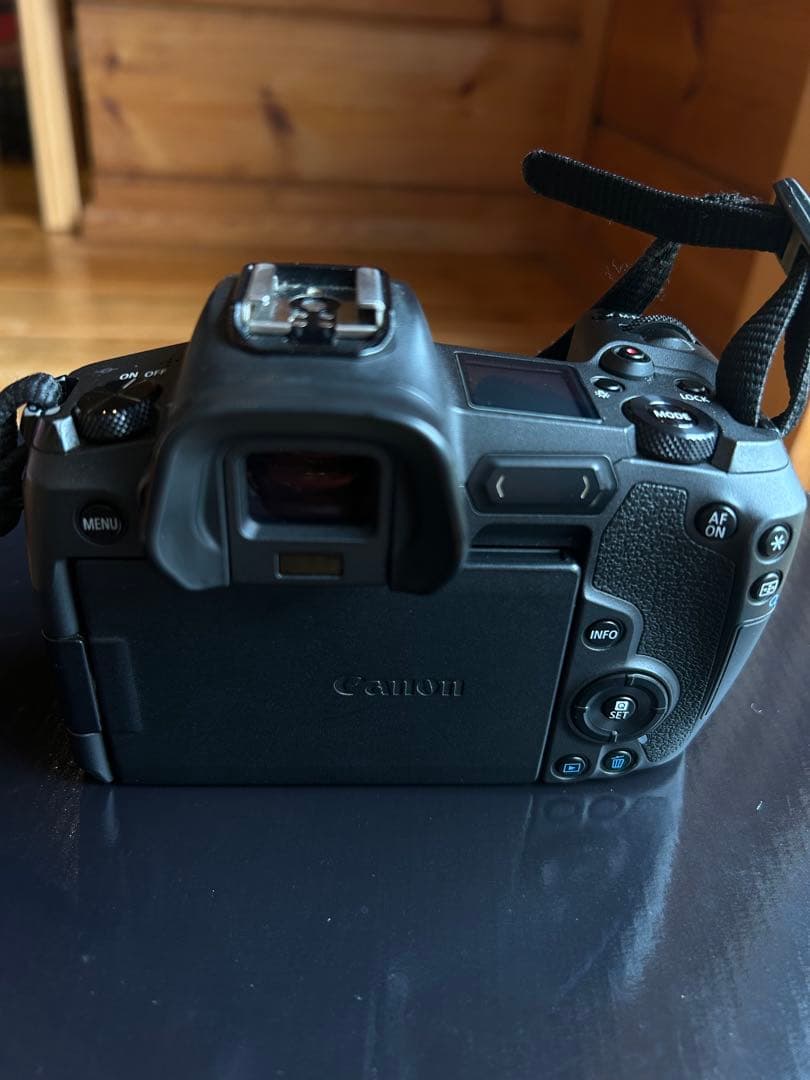 Canon EOS R ミラーレス一眼カメラ 本体