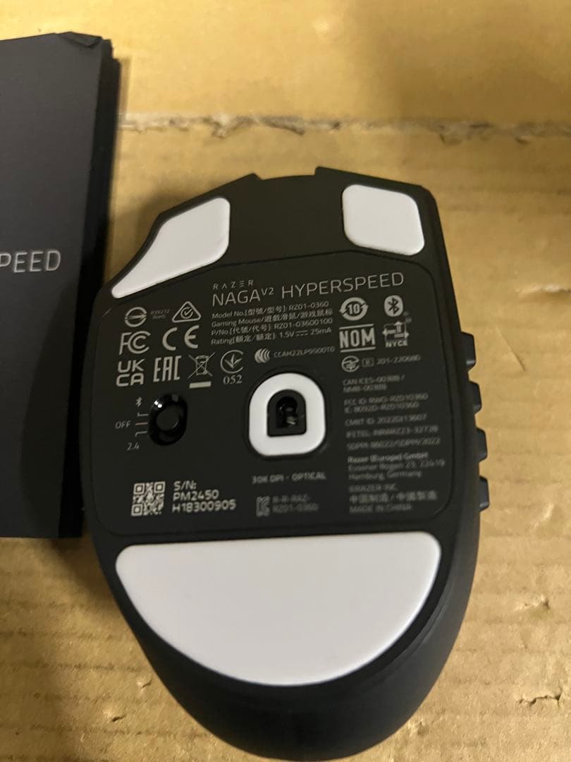 Razer Naga V2 HyperSpeed ワイヤレスマウス　訳あり
