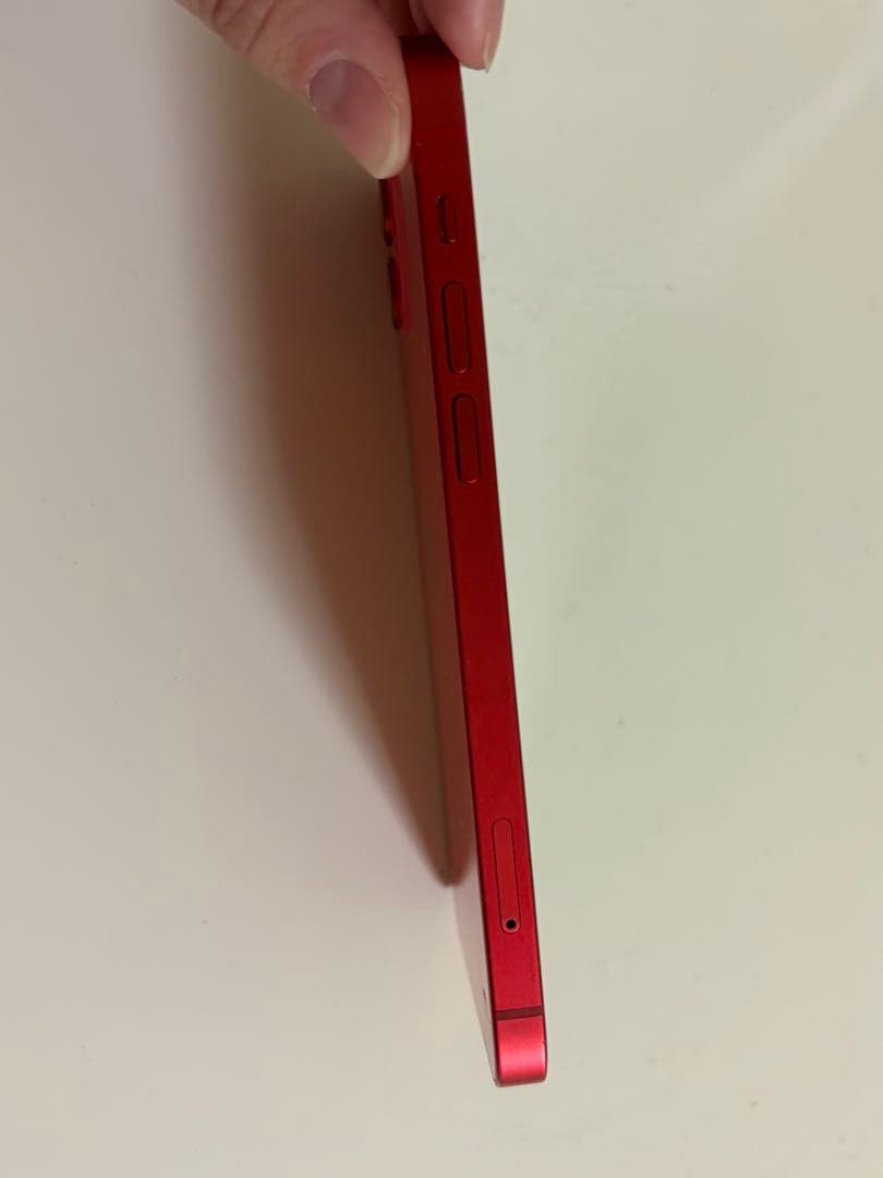 iPhone 12 レッド本体 + Lightningケーブル