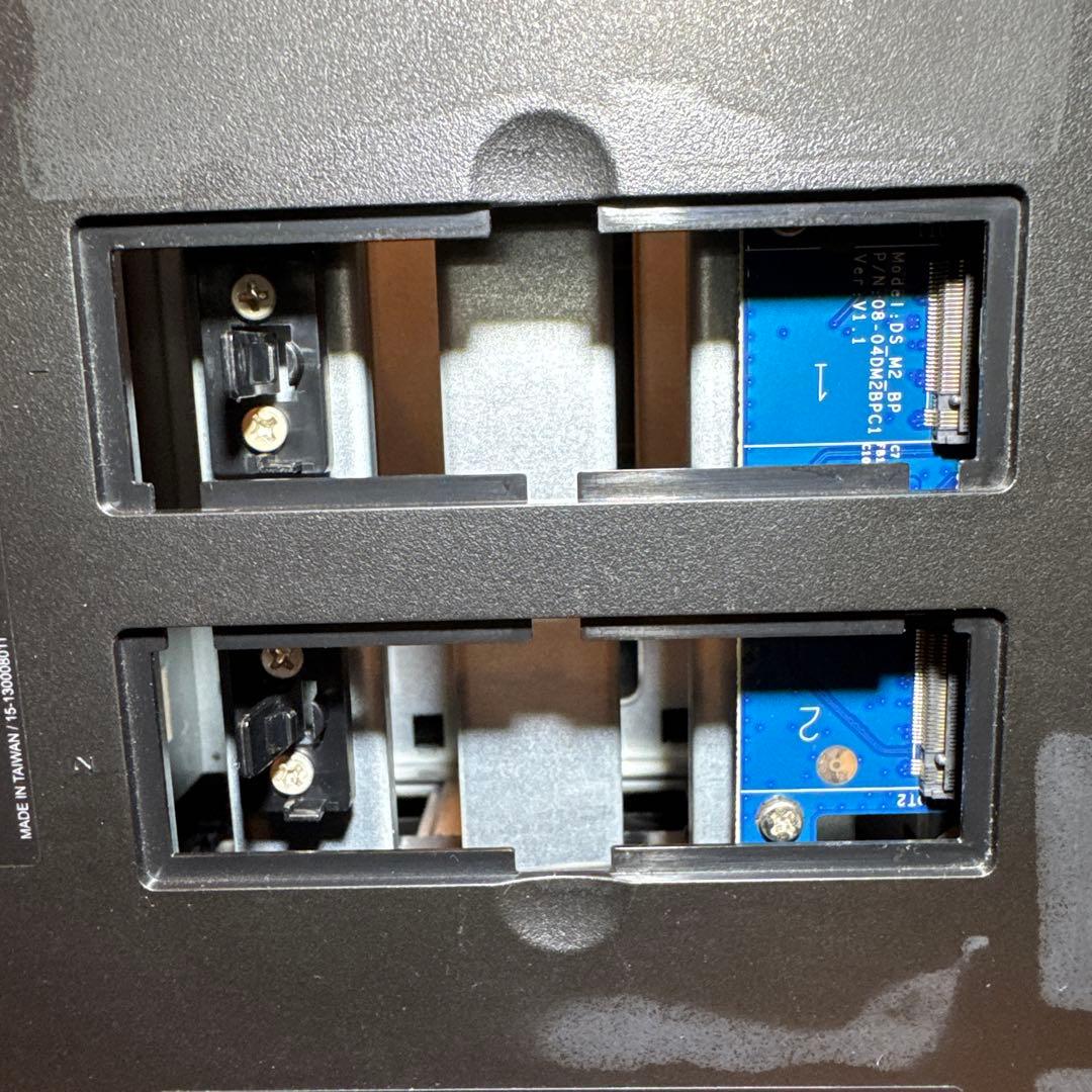 Synology DS920+ 4ベイ NAS HDDなし