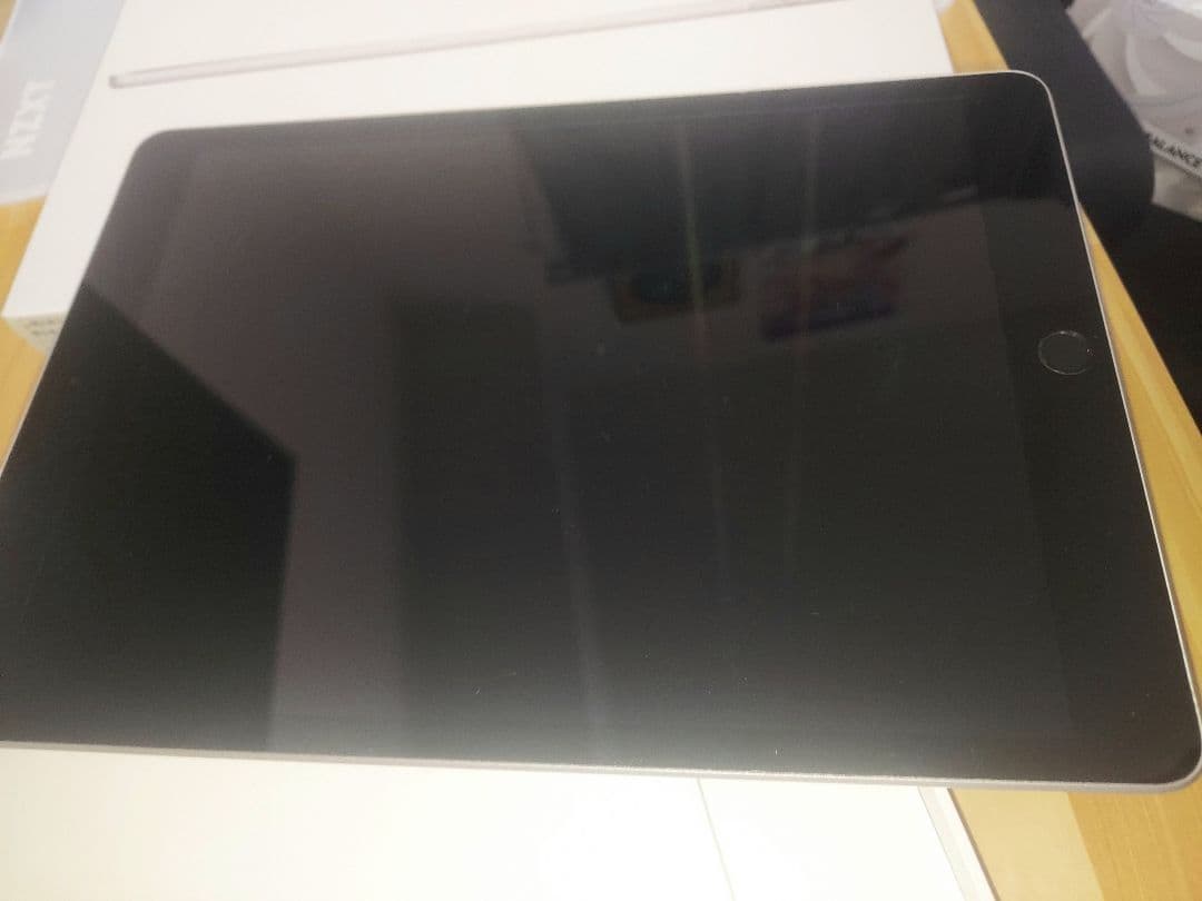 Apple iPad 第9世代 シルバー 本体 + カバー、互換ペンセット