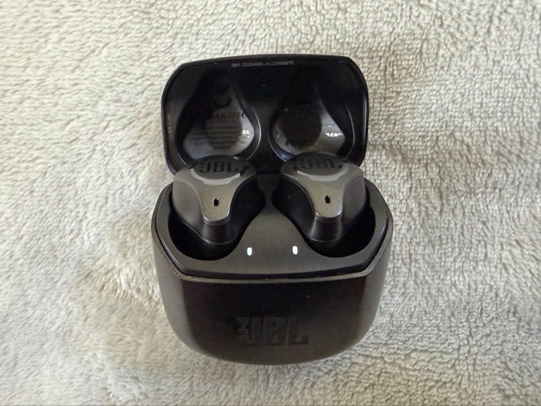 JBL CLUB PRO+ TWS ワイヤレスイヤホン 動作OK【付属品未使用】