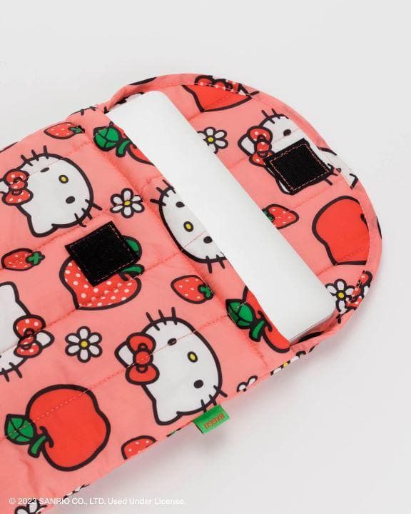 \"BAGGU\" 13インチ PCケース ハローキティ＆アップル柄　サンリオ　新品