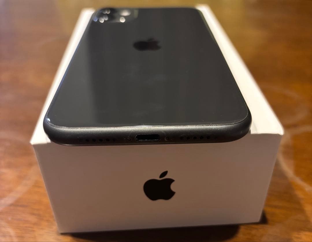 【美品/128GB】iPhone 11 ブラック 箱・純正アダプタ　SIMフリー