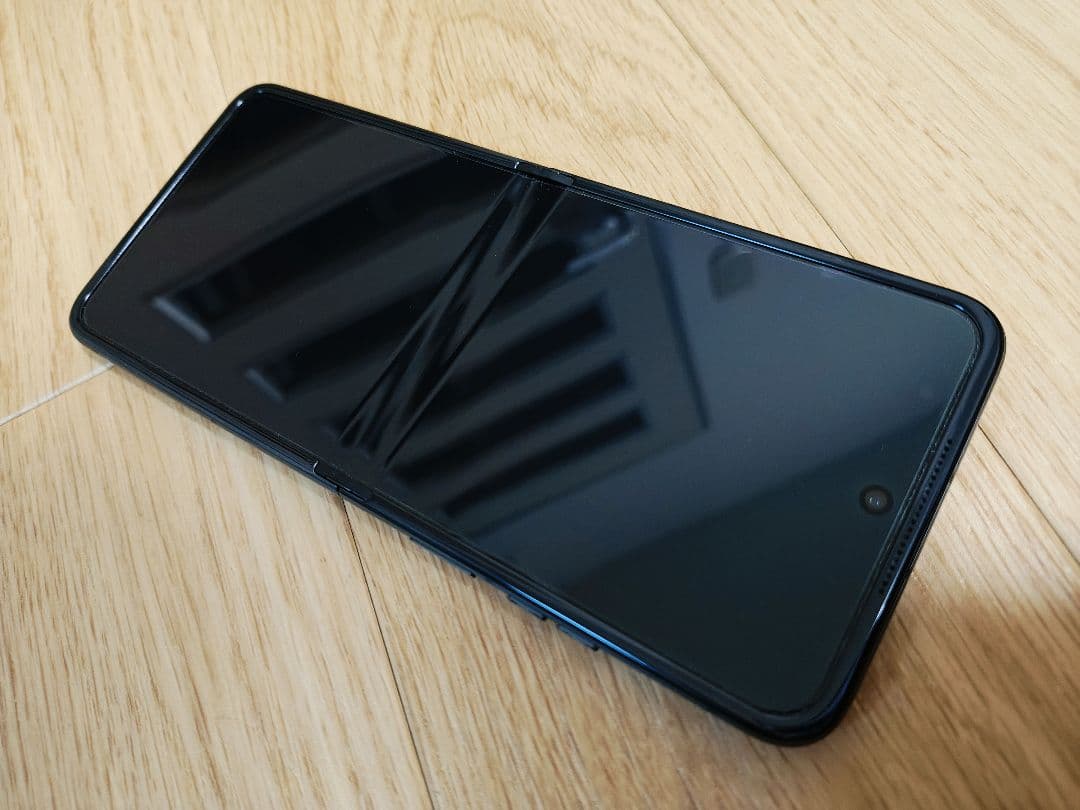 Motorola モトローラ razr 50s