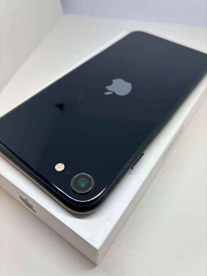 【極美品】iPhone SE3 128GB 黒SIMフリー 新品バッテリー
