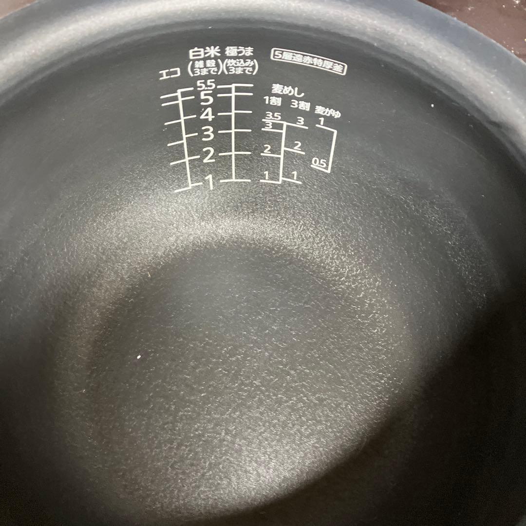 タイガー 圧力IH炊飯ジャー　5.5合炊き　JPC-B102 18年製