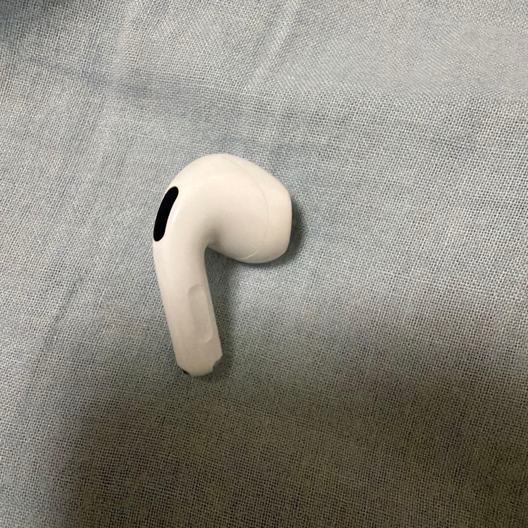ノイキャンありAirPods4右耳のみ