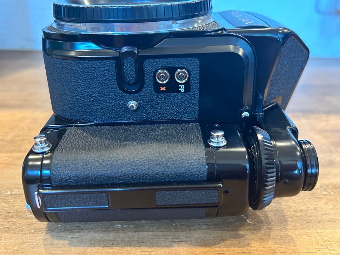 PENTAX 67 本体・ ウッドグリップ・レンズ３本　セット
