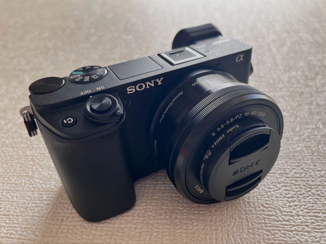 【美品】Sony α6400 ミラーレスカメラ＋小型標準ズームレンズ