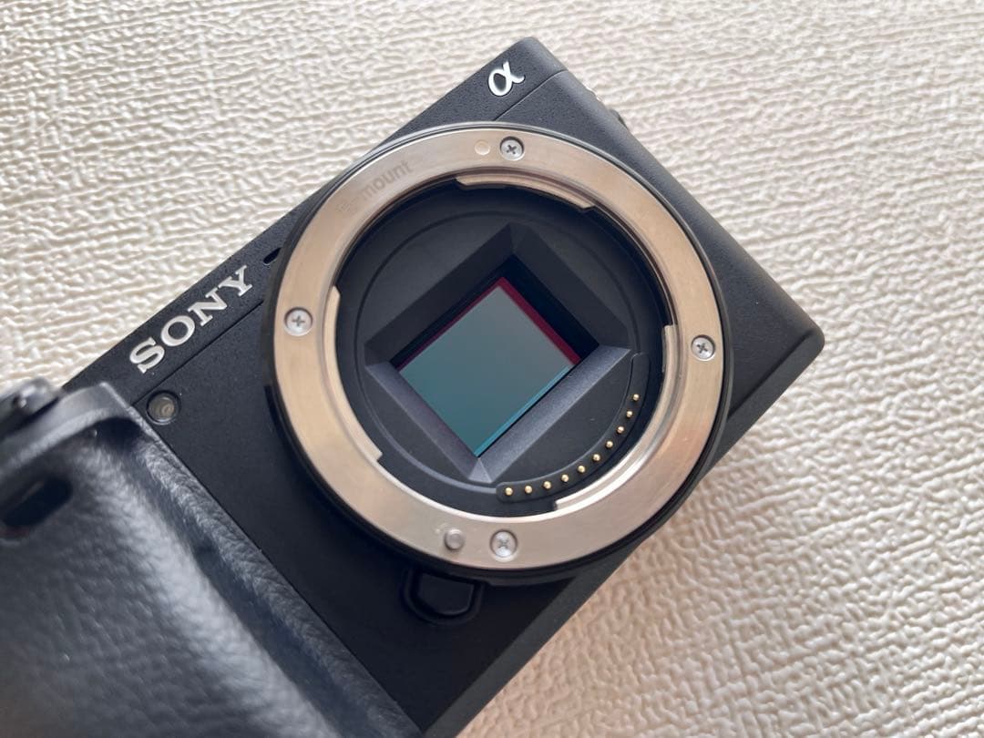 【美品】Sony α6400 ミラーレスカメラ＋小型標準ズームレンズ