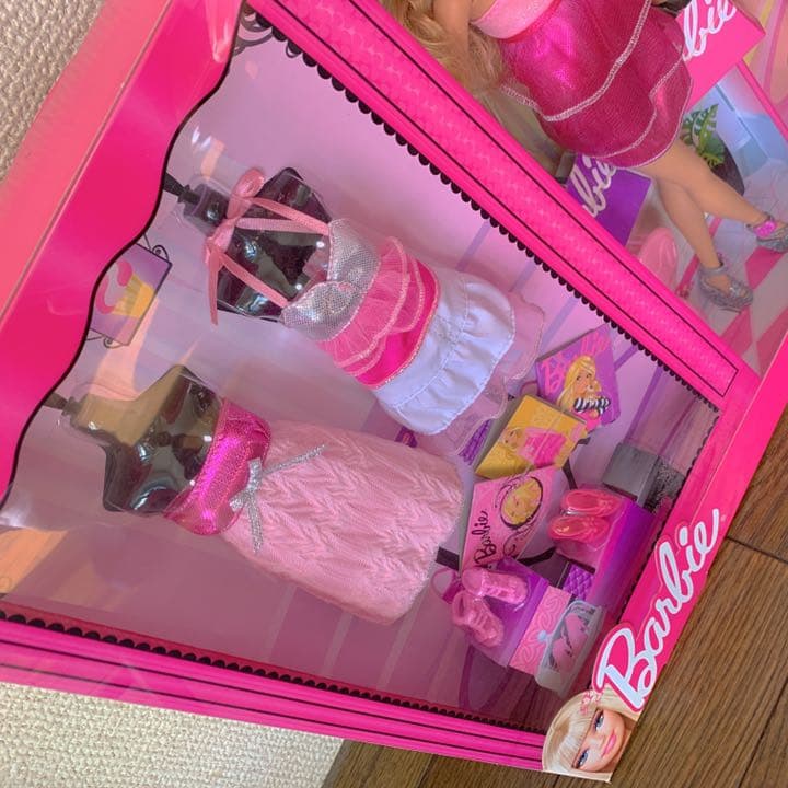 人形 Barbie