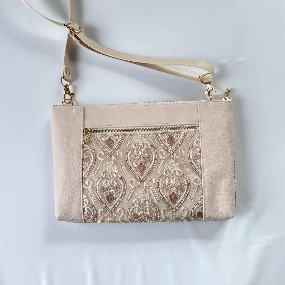 ぱんださん☆　インド刺繍と合皮　ポシェット　ハンドメイド