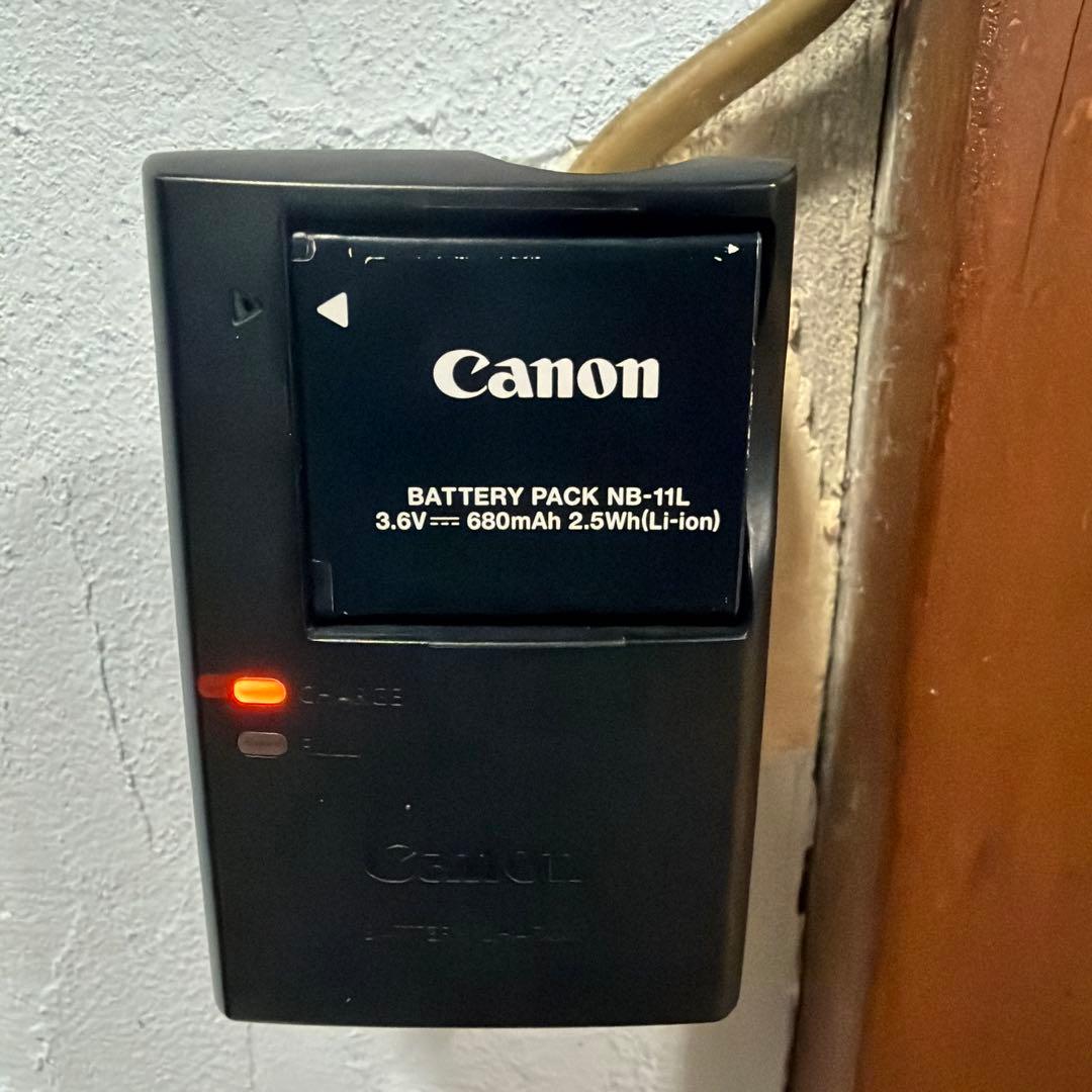Canon IXY 200 ジャンク品 バッテリー・充電器付き