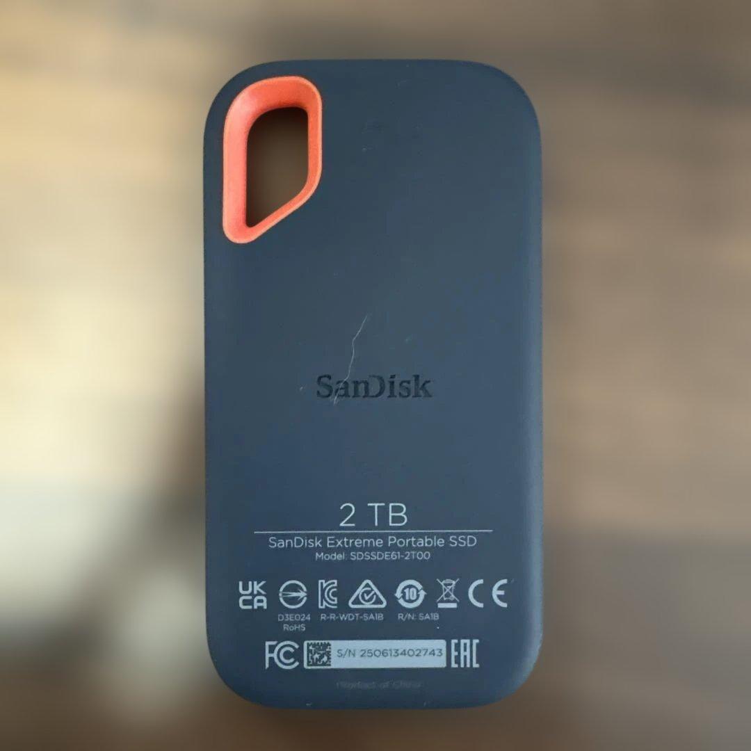 SanDisk Extreme Portable SSD 2TB 本体のみ
