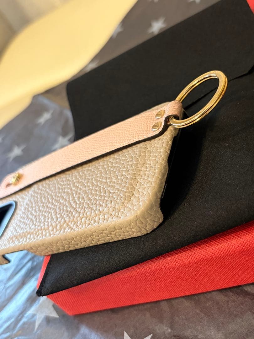最終値下げ❗️ボナベンチュラ♡iPhone15ケース♡美品♡グレージュ×シェル
