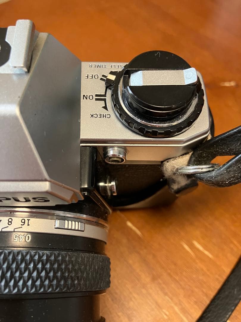 OLYMPUS OM-10 フィルム一眼レフ レンズ フラッシュ付 ジャンク