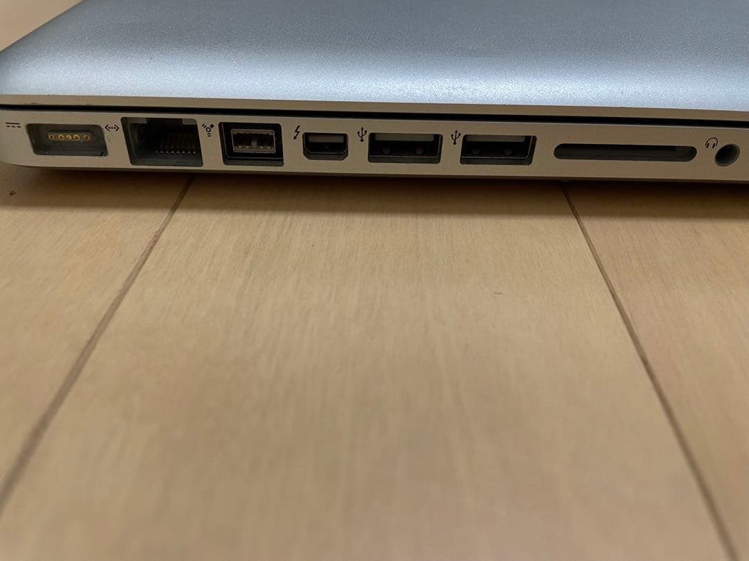 MacBook Pro 2011 SSD換装済み（純正HDD付属）