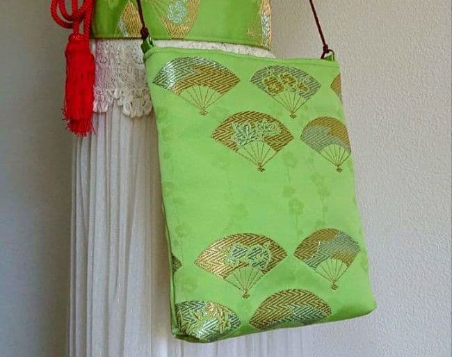現品限り!!　正絹袋帯使用　豪華♡鮮やかグリーン×扇文様　大きめショルダーバッグ