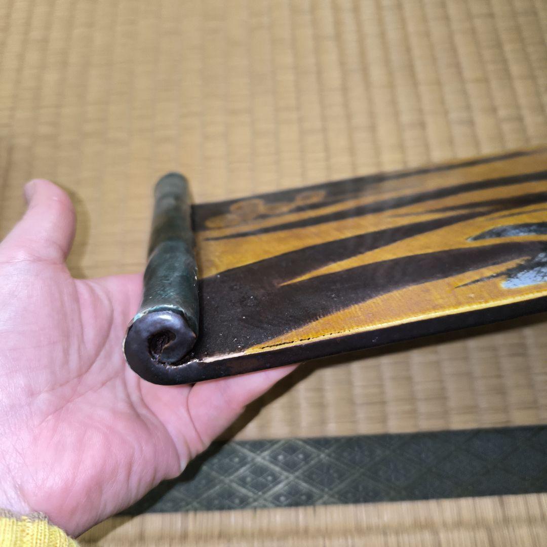 陶器製の鳥と自然のアート作品「寿司皿」