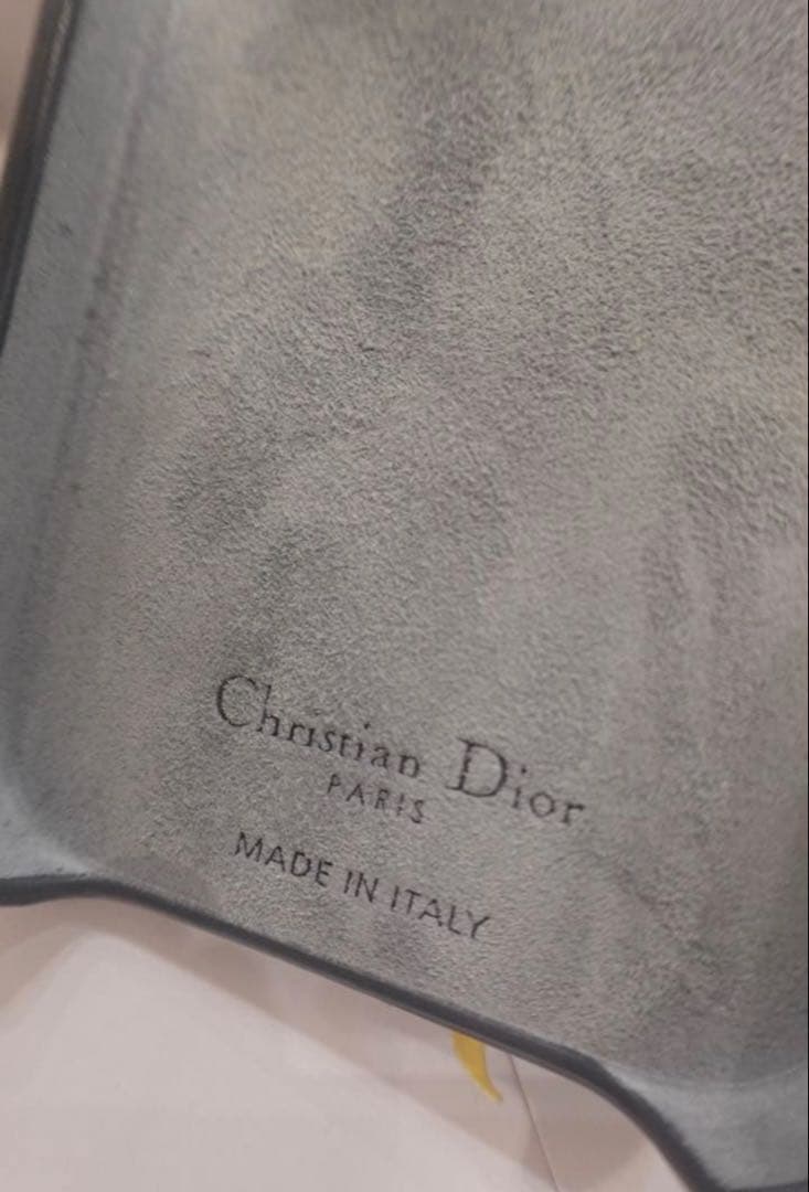 【希少】Lady Dior iPhone 16 Pro カナージュラムスキン