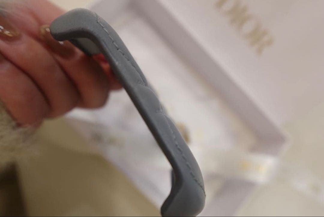 【希少】Lady Dior iPhone 16 Pro カナージュラムスキン
