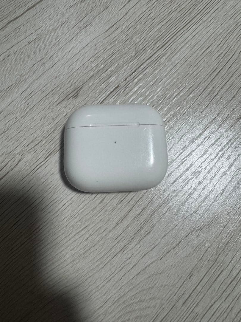 【正規品】Lightning充電ケース付きAirPods（第3世代）
